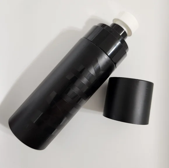 Milk • Pore Eclipse Setting Spray - Picture 7 of 7